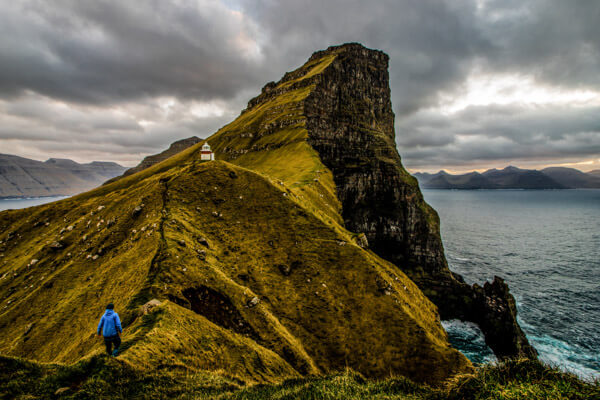 Cliff hiking the Faroe Islands